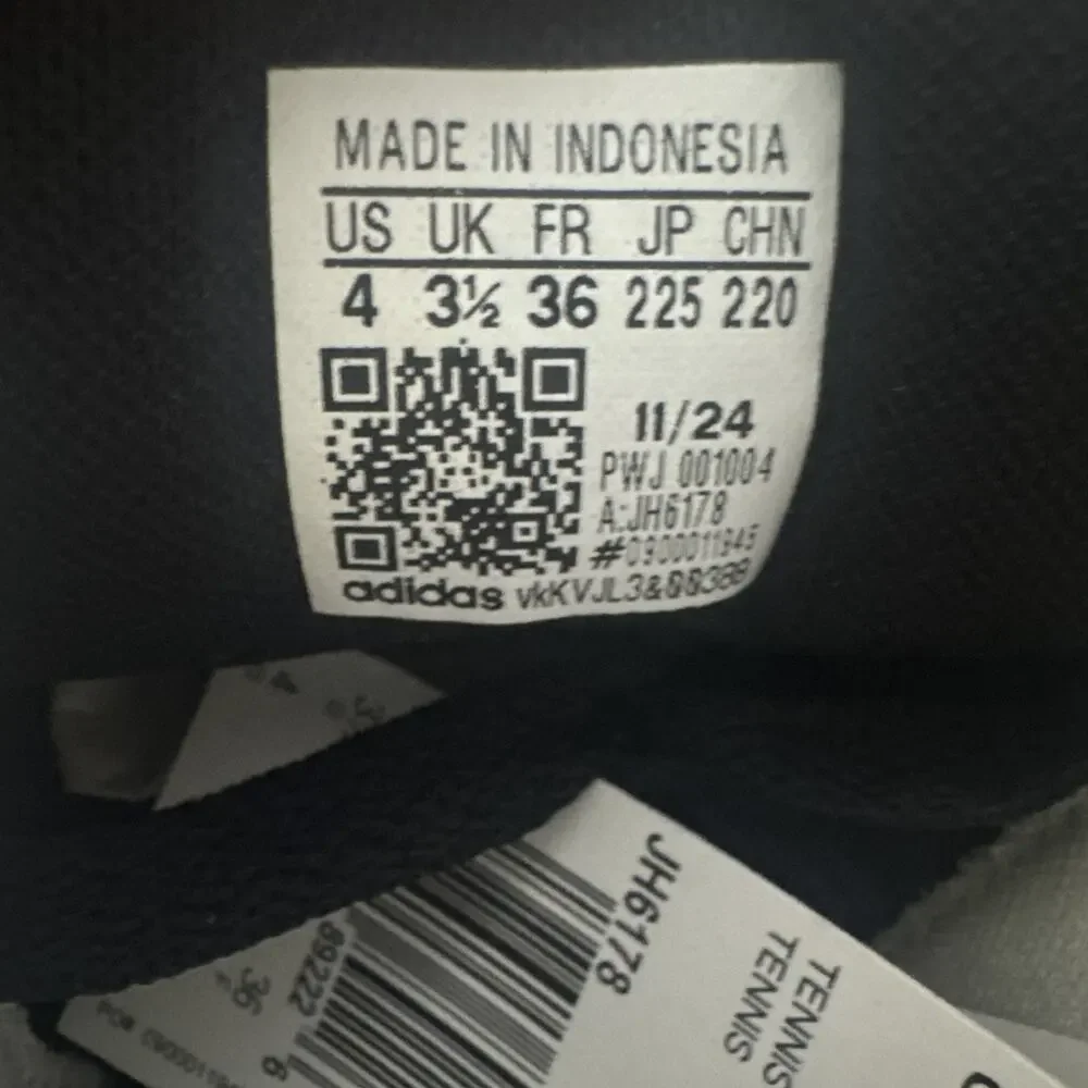 Grand Court 00sK Size 4 JH6178